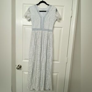 Brand: Unknown. Size: Small. Color: White